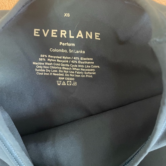 Everlane Perform Tank - Picture 5 of 5